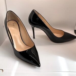 Giuseppe Zanotti Yvette pump black patent, size 40